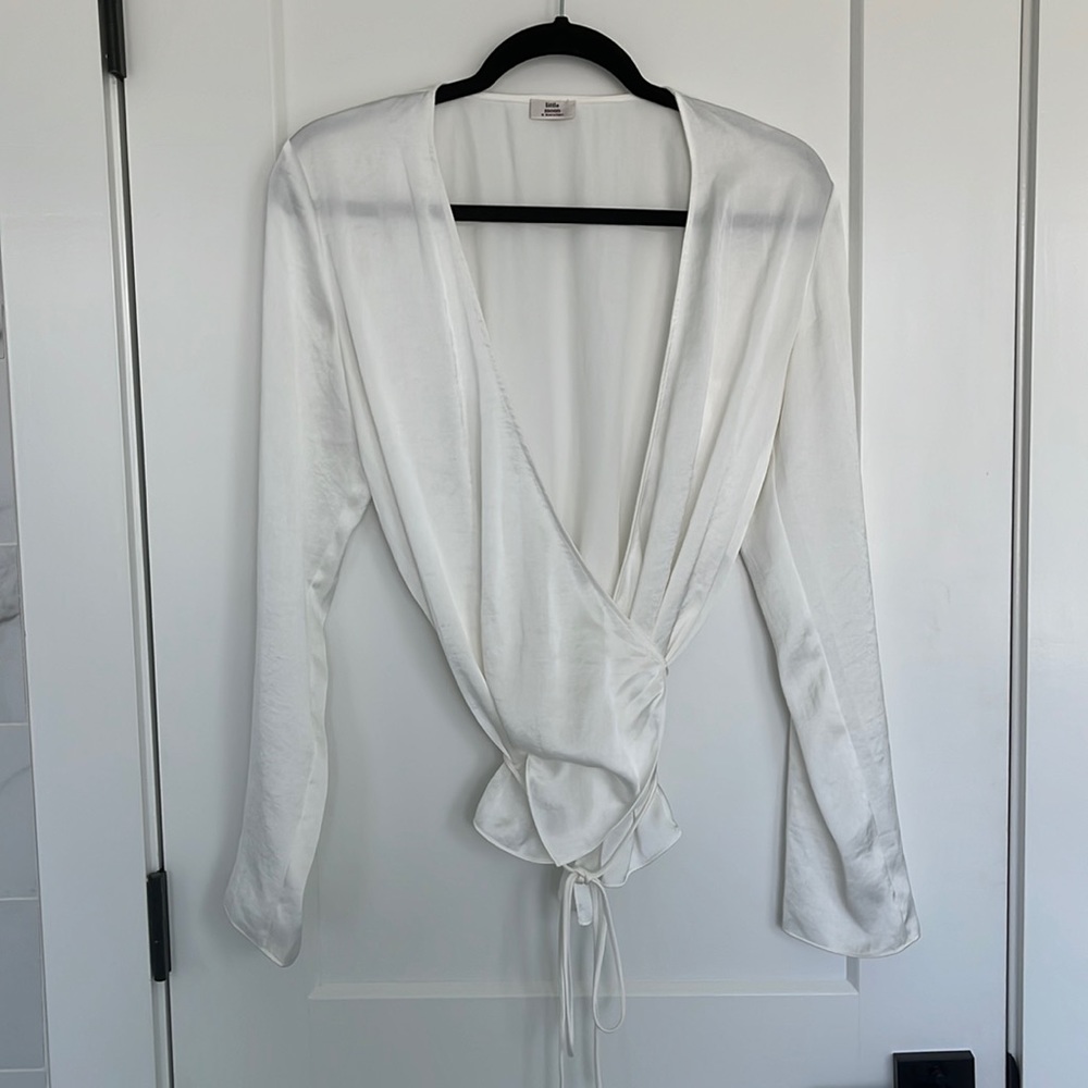 Aritzia Little Moon Rose Blouse size M